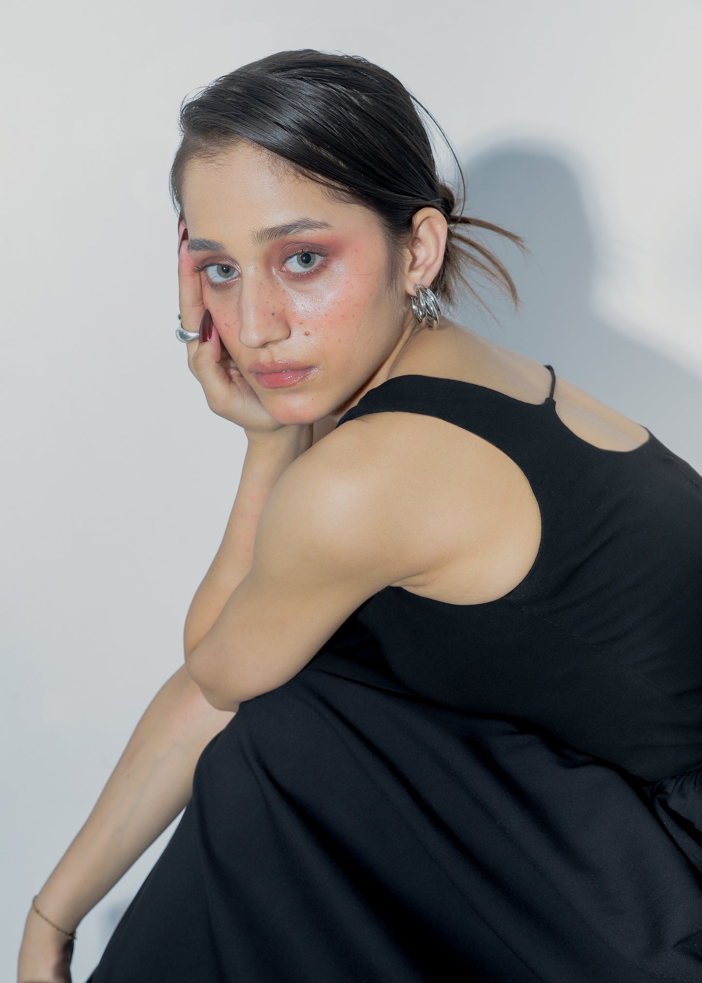 pleated midi-dress black